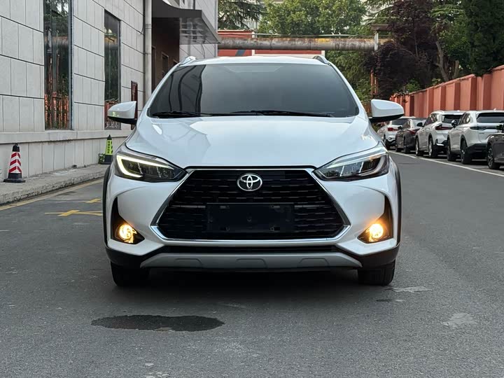 Toyota Yaris L Hatchback, 2022 — фото 2 из 9