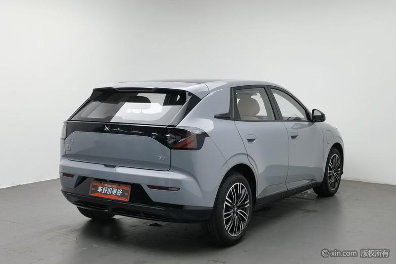 BAIC Arcfox T1, 2025 — фото 4 из 12
