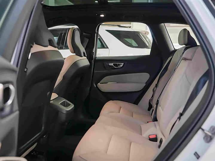 Volvo XC60, 2026 — фото 5 из 9