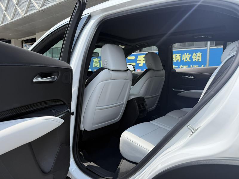 Cadillac XT4, 2023 — фото 12 из 12