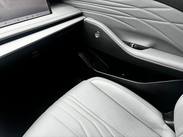 Geely Galaxy E8, 2024 — фото 9 из 9