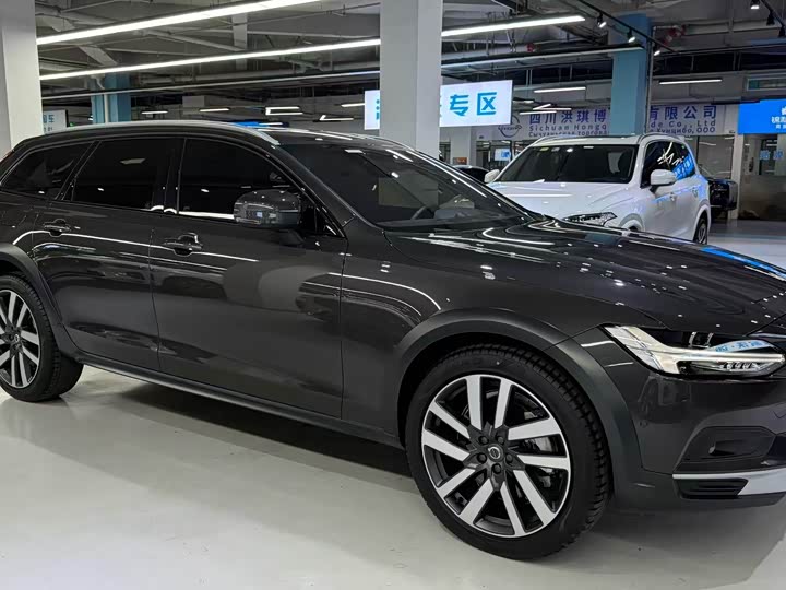 Volvo V90, 2024 — фото 2 из 9