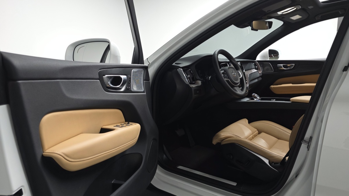 Volvo XC60, 2024 — фото 10 из 12