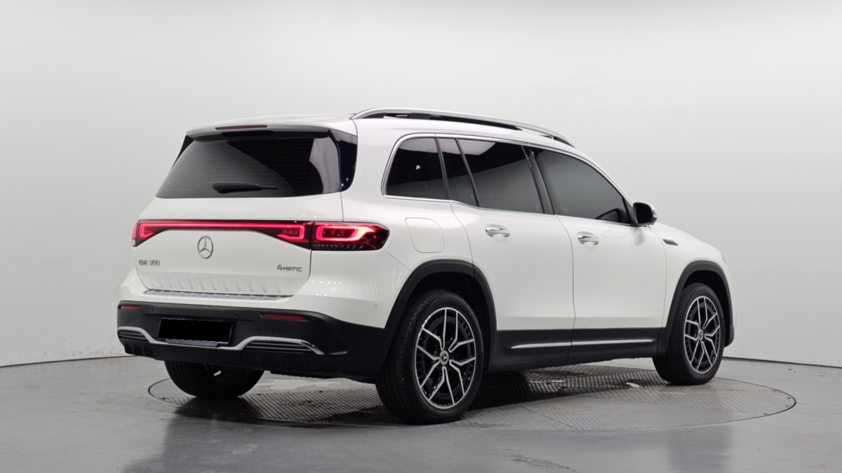 Mercedes-Benz EQB, 2022 — фото 2 из 12