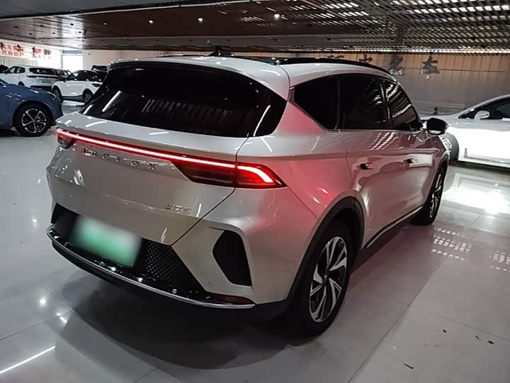 BAIC Arcfox Alpha T6, 2025 — фото 7 из 9