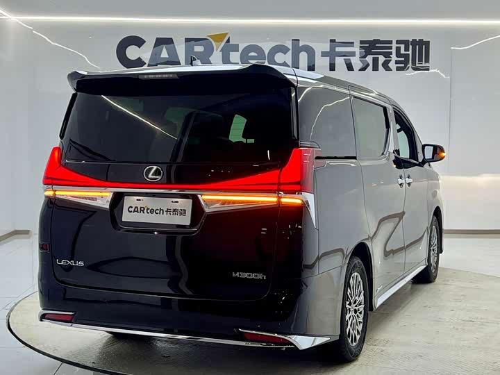 Lexus LM, 2023 — фото 8 из 9