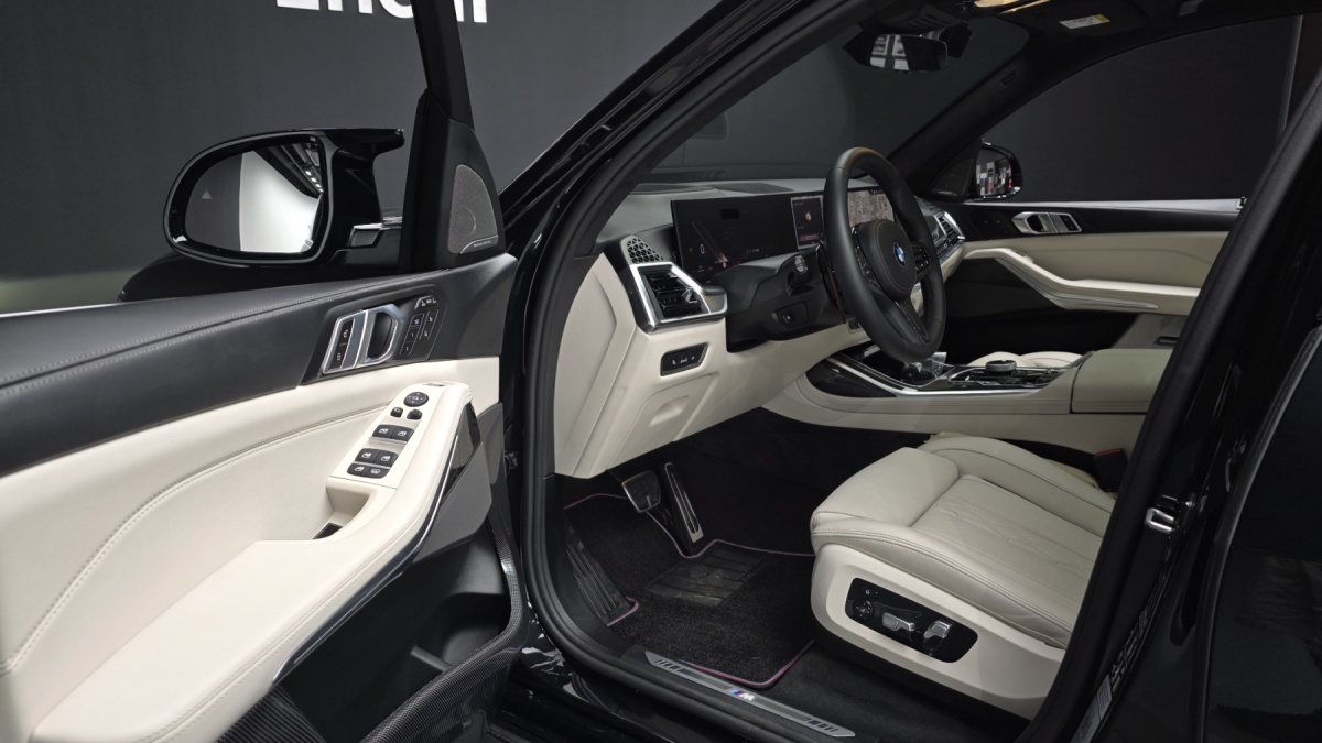 BMW X7, 2025 — фото 9 из 12