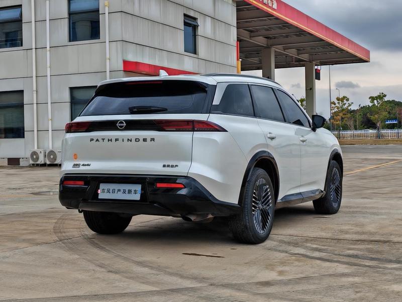 Nissan Pathfinder, 2023 — фото 6 из 12