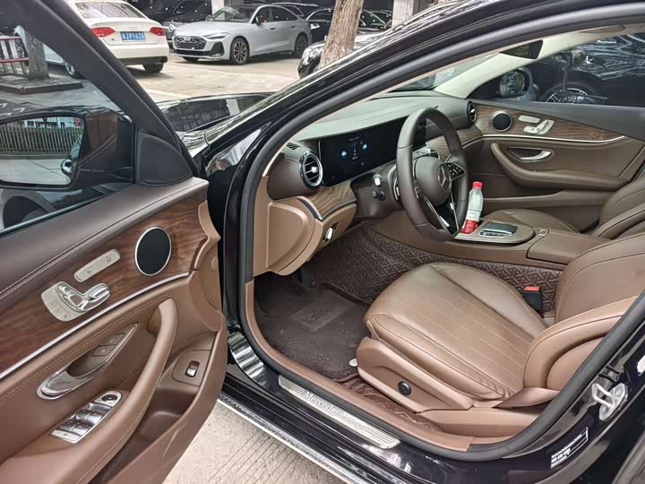 Mercedes-Benz E-Class, 2022 — фото 5 из 9