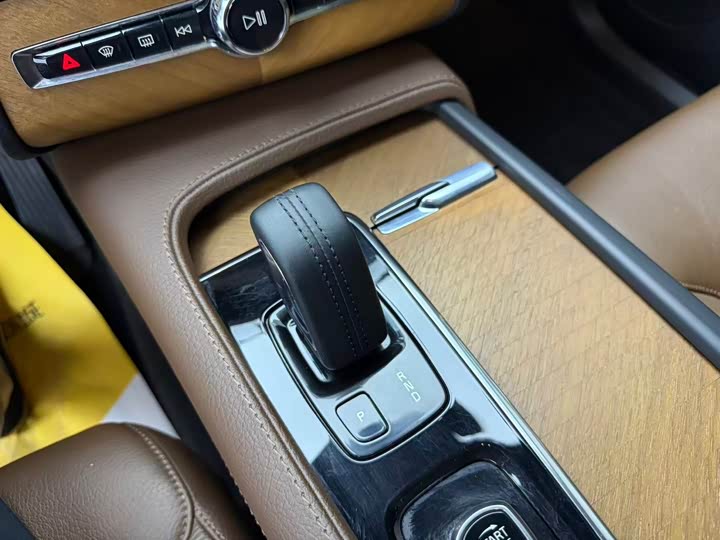 Volvo XC90, 2021 — фото 5 из 9