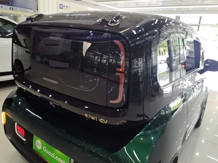 Baojun KiWi EV, 2021 — фото 8 из 9
