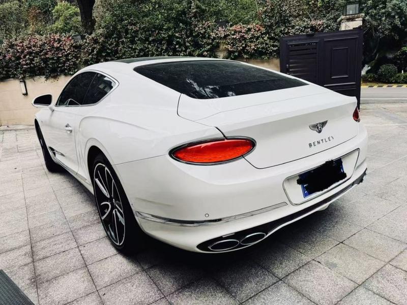 Bentley Continental GT, 2022 — фото 3 из 10