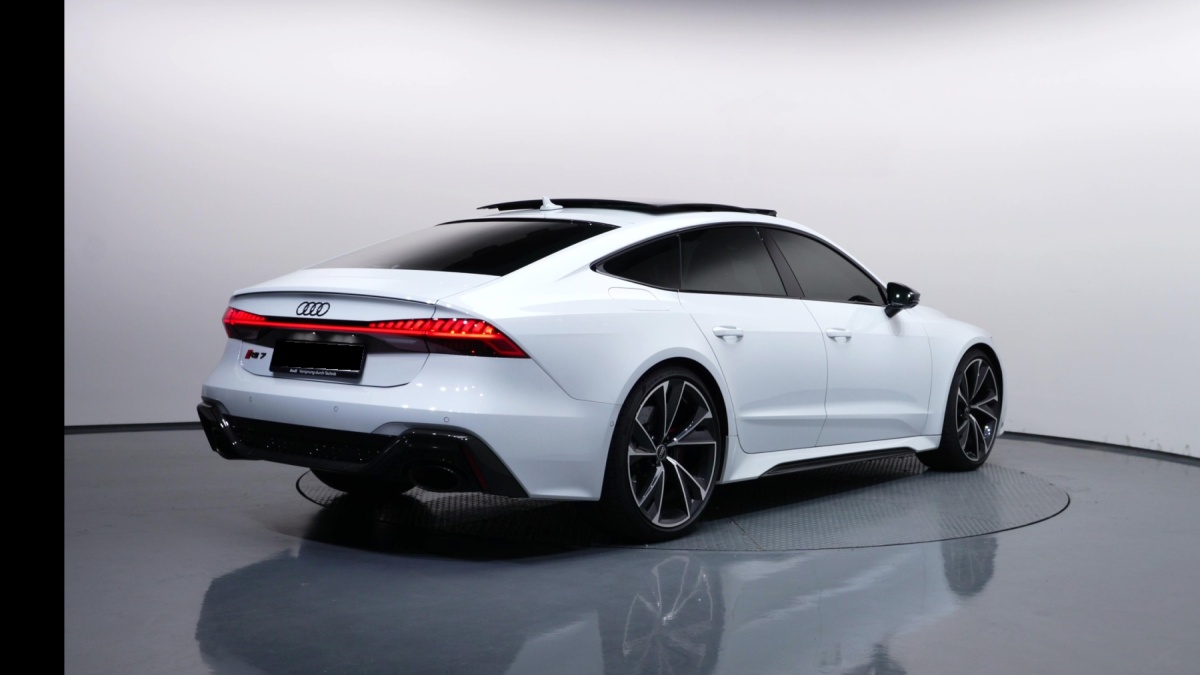Audi RS 7, 2023 — фото 2 из 12