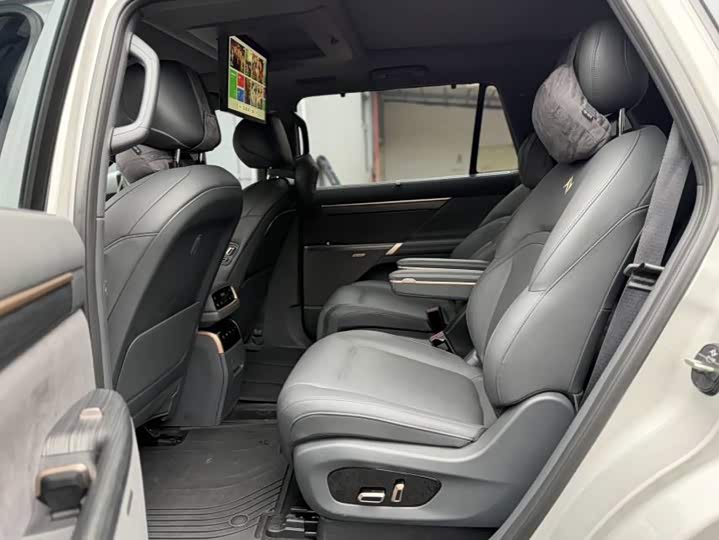 Dongfeng Yipai eπ 008, 2024 — фото 5 из 9