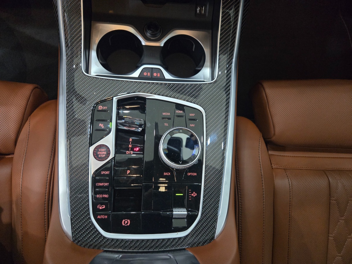 BMW X7, 2025 — фото 8 из 12