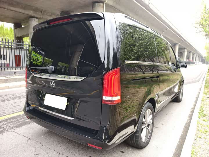 Mercedes-Benz V-Class, 2022 — фото 6 из 9