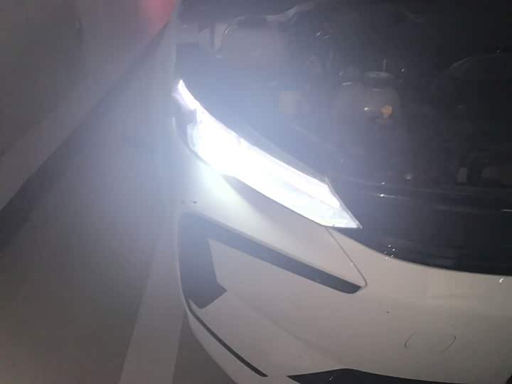 Geely Emgrand L Hi·P Hybrid, 2025 — фото 7 из 9