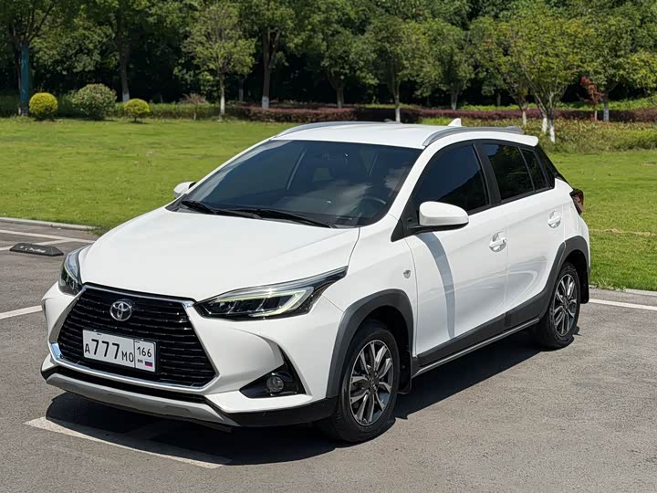 Toyota Yaris L Hatchback, 2022 — купить в Санкт-Петербурге под ключ