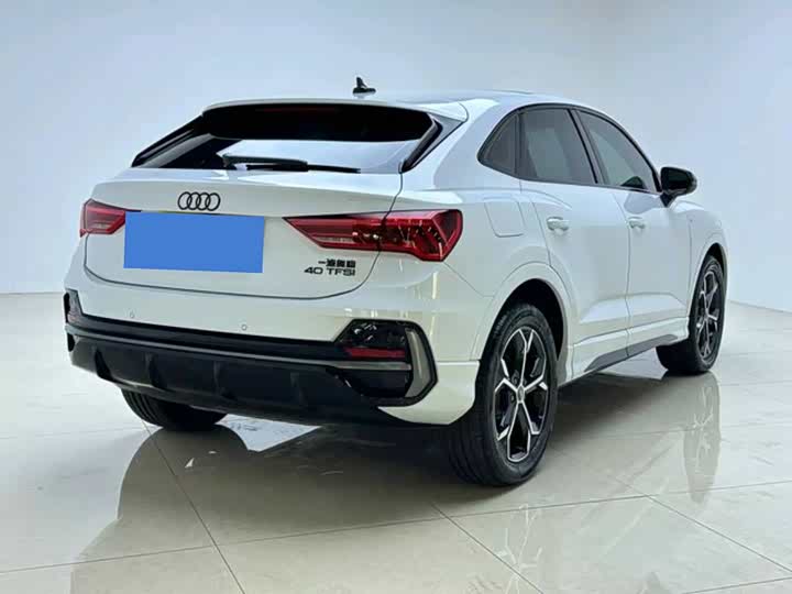 Audi Q3 Sportback, 2025 — фото 5 из 9