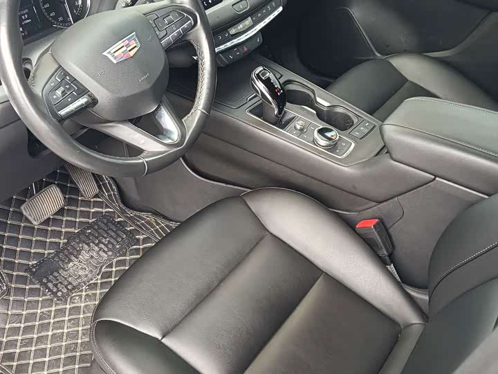 Cadillac XT4, 2021 — фото 7 из 9