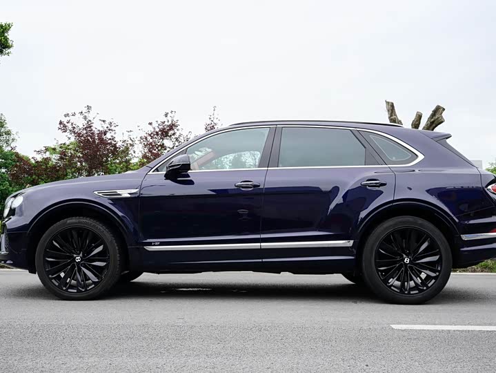 Bentley Bentayga, 2022 — фото 3 из 9