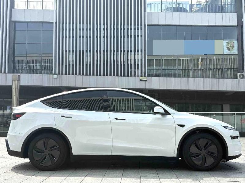 Tesla Model Y, 2025 — фото 6 из 10