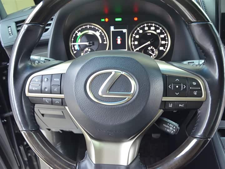 Lexus LM, 2021 — фото 8 из 9