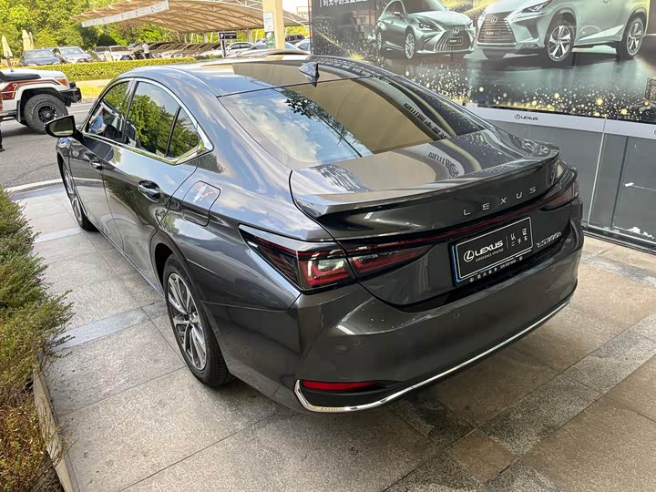 Lexus ES, 2024 — фото 5 из 9