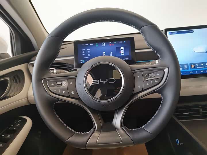 BYD Seal 05 DM-i Hybrid, 2024 — фото 7 из 9