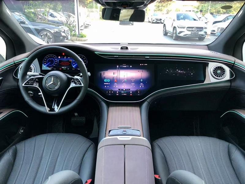 Mercedes-Benz EQS SUV, 2025 — фото 9 из 12