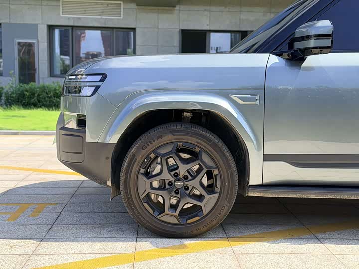 BYD FangChengBao Titanium 7 (Tai 7), 2026 — фото 7 из 9