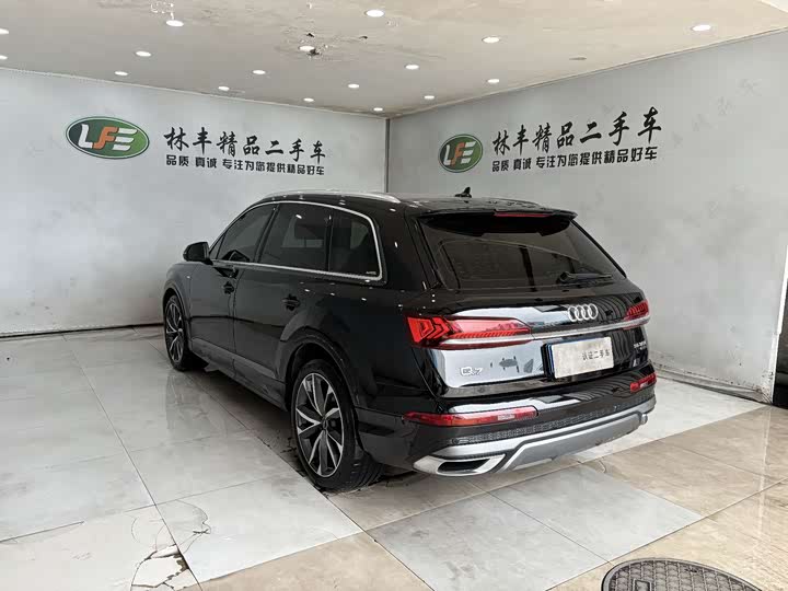 Audi Q7, 2022 — фото 8 из 9
