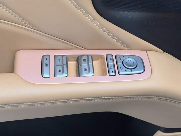 Wuling Starlight 560 Hybrid/EV, 2025 — фото 9 из 9