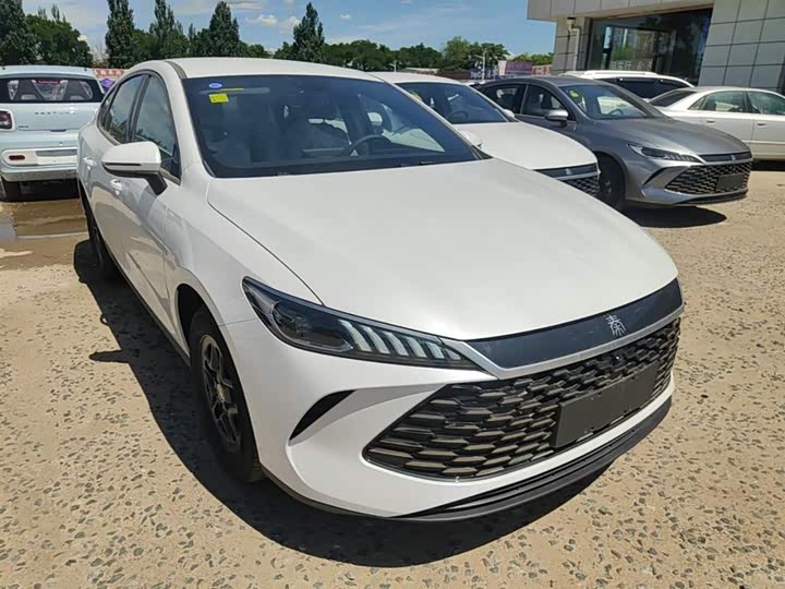BYD Qin Plus, 2026 — фото 4 из 9