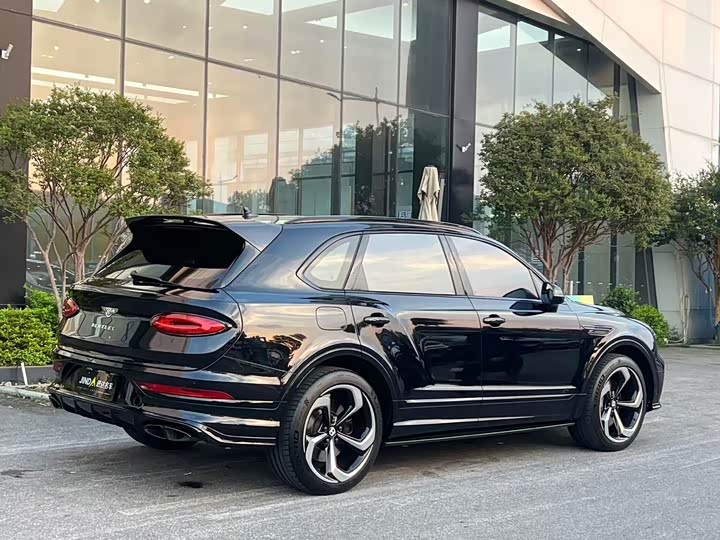 Bentley Bentayga, 2022 — фото 9 из 9