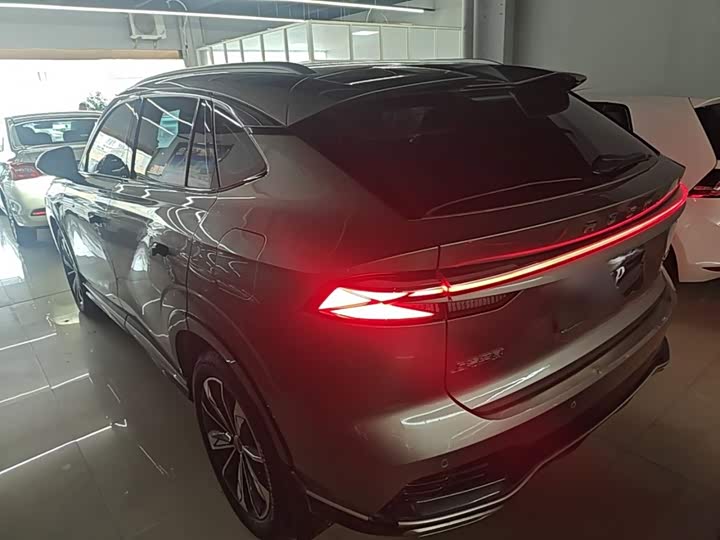 Roewe RX5 Hybrid, 2023 — фото 5 из 9