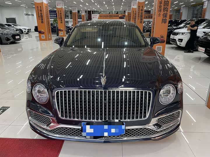 Bentley Flying Spur, 2022 — фото 2 из 9