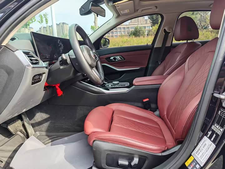 BMW i3, 2023 — фото 2 из 5