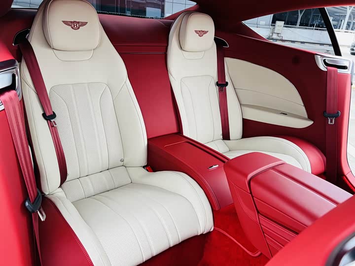 Bentley Continental GT, 2024 — фото 7 из 9