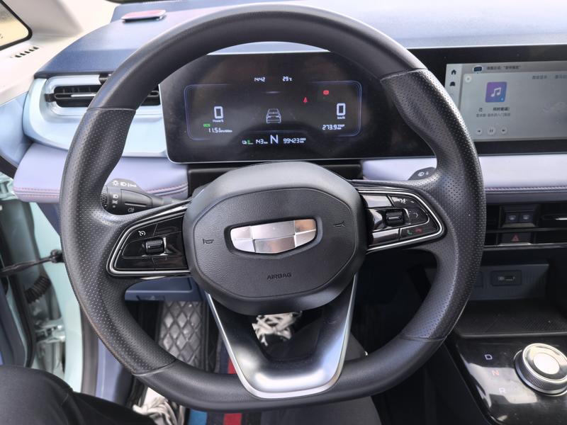 Geely Geometry E Firefly, 2022 — фото 8 из 11