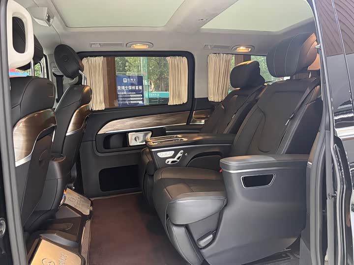 Mercedes-Benz V-Class, 2022 — фото 7 из 9