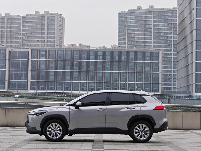 Toyota Corolla Cross, 2023 — фото 4 из 10
