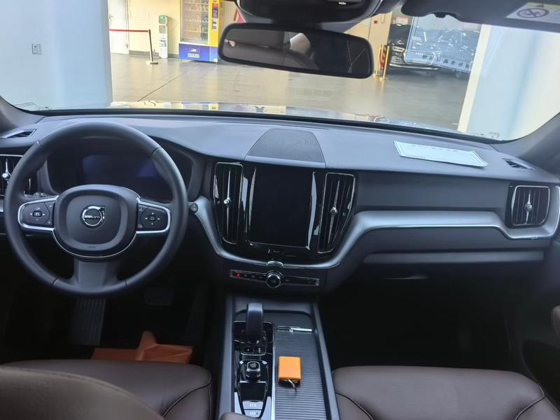 Volvo XC60, 2024 — фото 6 из 10