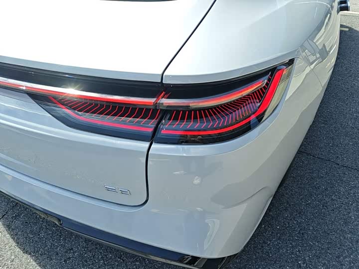 Geely Galaxy E8, 2024 — фото 8 из 9