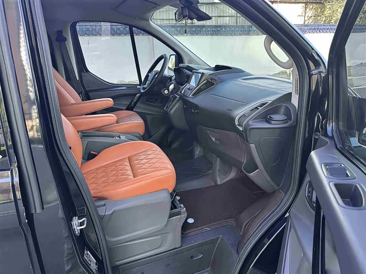 Ford Tourneo, 2022 — фото 6 из 9