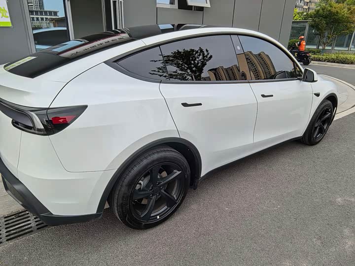 Tesla Model Y, 2025 — фото 7 из 7
