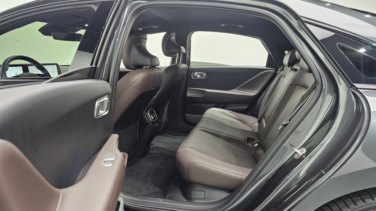 Hyundai Ioniq 6, 2023 — фото 11 из 12