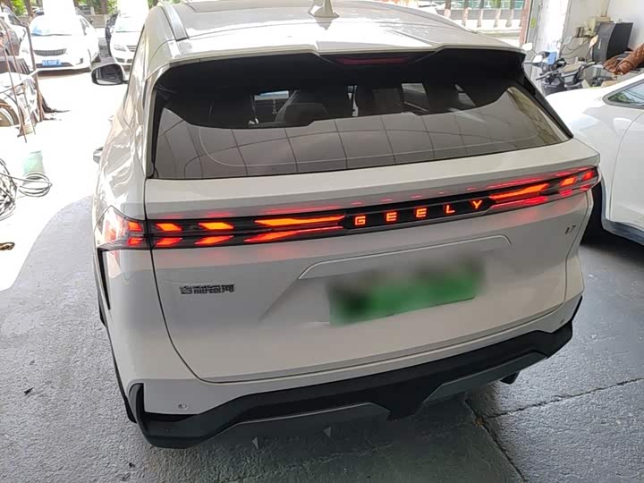 Geely Galaxy L7, 2023 — фото 5 из 9