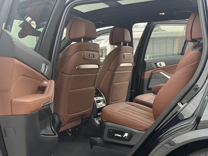 BMW X7, 2025 — фото 5 из 9