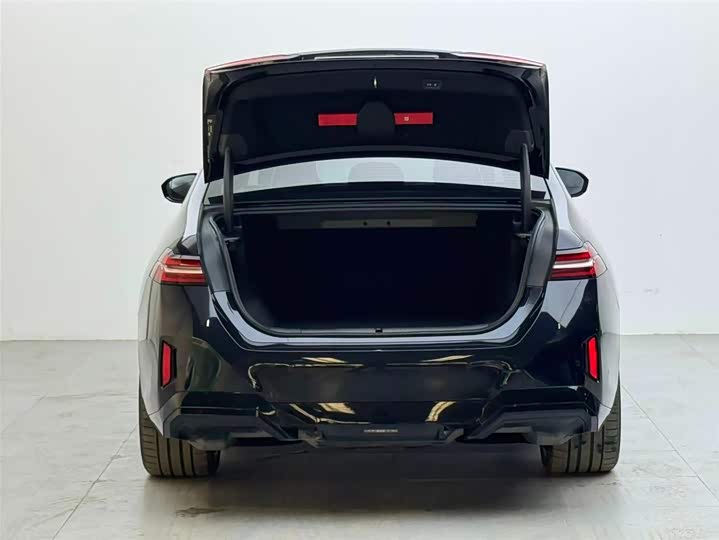 BMW i5, 2025 — фото 6 из 9